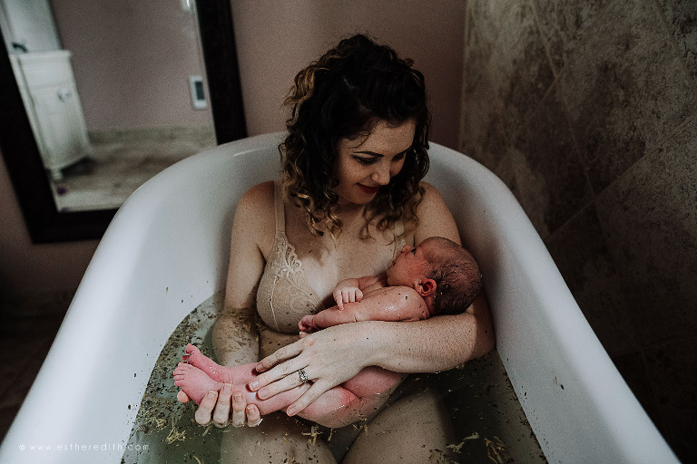 caring coconut herbal bath, claw foot tub herbal bath, claw foot tub home birth, water birth, spokane birth photographers, breastfeeding