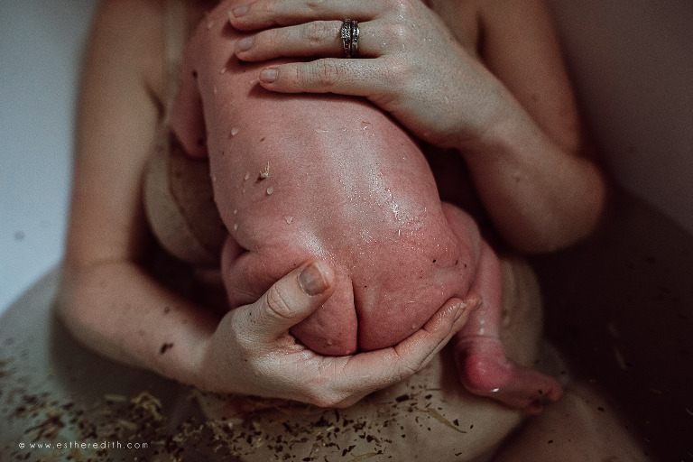 caring coconut herbal bath, claw foot tub herbal bath, claw foot tub home birth, water birth, spokane birth photographers, breastfeeding