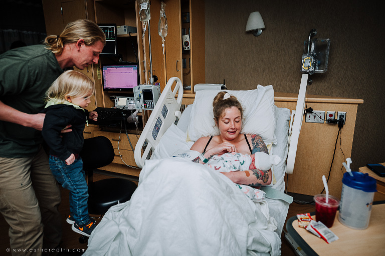 Spokane birth photographer, hospital birth photography spokane, natural birth spokane, newborn hospital photos Spokane, CDA birth photographers, Cheney birth photography