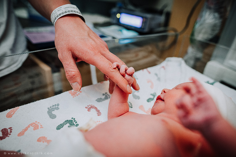 Spokane birth photographer, hospital birth photography spokane, natural birth spokane, newborn hospital photos Spokane, CDA birth photographers, Cheney birth photography