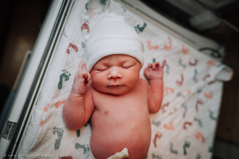 Spokane birth photographer, hospital birth photography spokane, natural birth spokane, newborn hospital photos Spokane, CDA birth photographers, Cheney birth photography