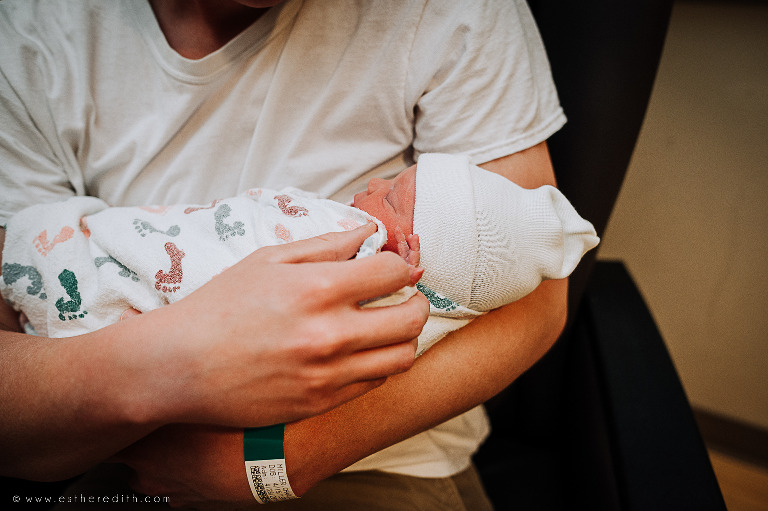 Spokane birth photographer, hospital birth photography spokane, natural birth spokane, newborn hospital photos Spokane, CDA birth photographers, Cheney birth photography
