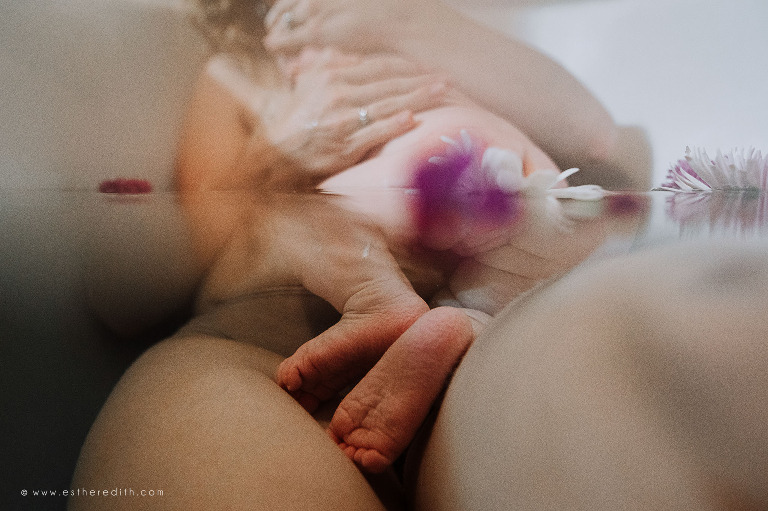under water birth photography, under water herbal bath, under water photography spokane, baby feet