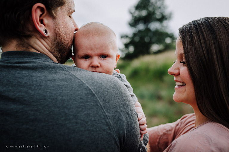 outdoor family mini session, spokane family photography, spokane milestone photography, spokane videographers, lifestyle photography, unposed pictures, candid family photos spokane
