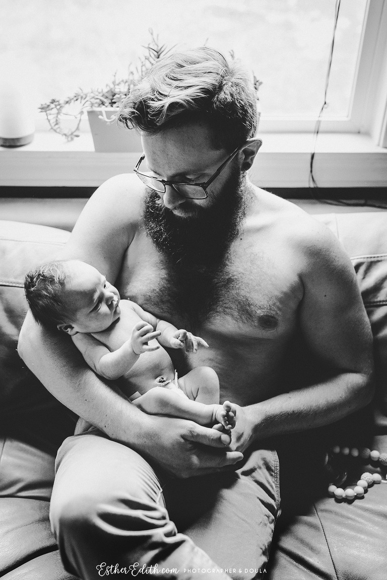 spokane home birth, labor, family pictures spokane, family photography spokane, skin to skin