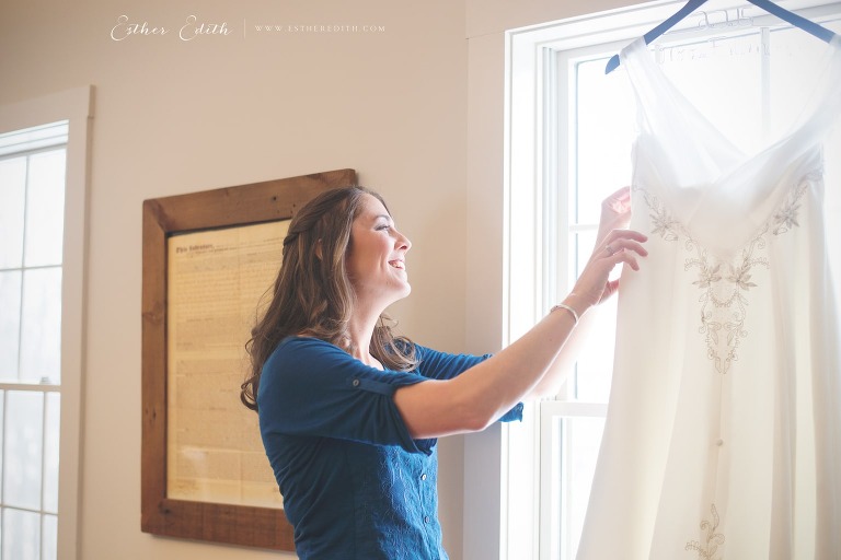 Esther Edith galleries wedding photography, Troy Pat's Barn New York, www.estheredith (6)