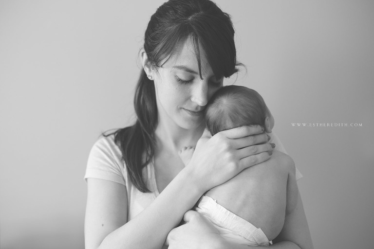 Newborn Lifestyle Photography by Esther Edith Photographer and Doula