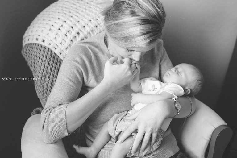 best newborn photographers Spokane, coeur dalene idaho newborn photography, natural light newborn photos, candid newborn photography, unposed newborn photography spokane