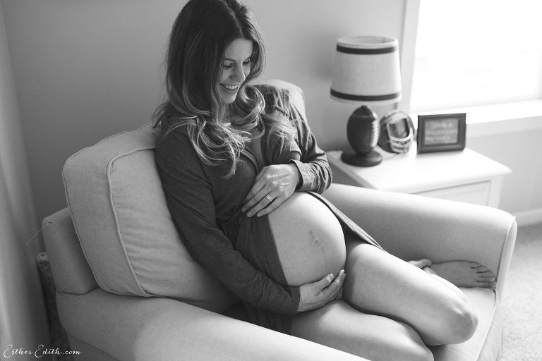 baby nursery spokane, indoor maternity session, casual indoor maternity photos, Spokane Maternity Photographers, baby bump, pregnancy phtoos spokane, coeur d'alene maternity photographers, spokane professional pregnancy photographers