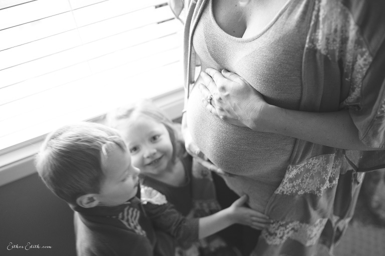 baby nursery spokane, indoor maternity session, casual indoor maternity photos, Spokane Maternity Photographers, baby bump, pregnancy phtoos spokane, coeur d'alene maternity photographers, spokane professional pregnancy photographers