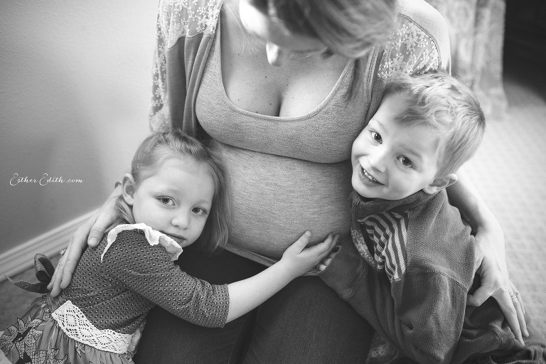 baby nursery spokane, indoor maternity session, casual indoor maternity photos, Spokane Maternity Photographers, baby bump, pregnancy phtoos spokane, coeur d'alene maternity photographers, spokane professional pregnancy photographers