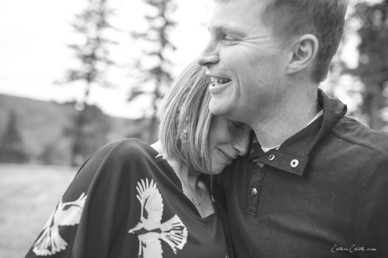 family maternity photos, outdoor maternity session, casual maternity family pictures, Spokane Maternity Photographers, baby bump, pregnancy phtoos spokane, coeur d'alene maternity photographers, spokane professional pregnancy photographers