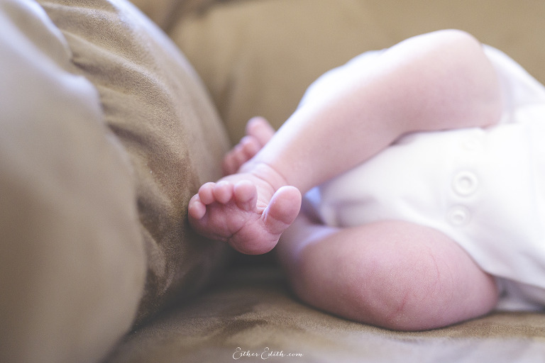 Spokane Newborn Lifestyle Photos, Newborn photography, spokane newborn photographers, cda newborn photography, coeur dalene newborn photographers, natural newborn photos, indoor newborn photos, in home newborn photography, candid newborn photos