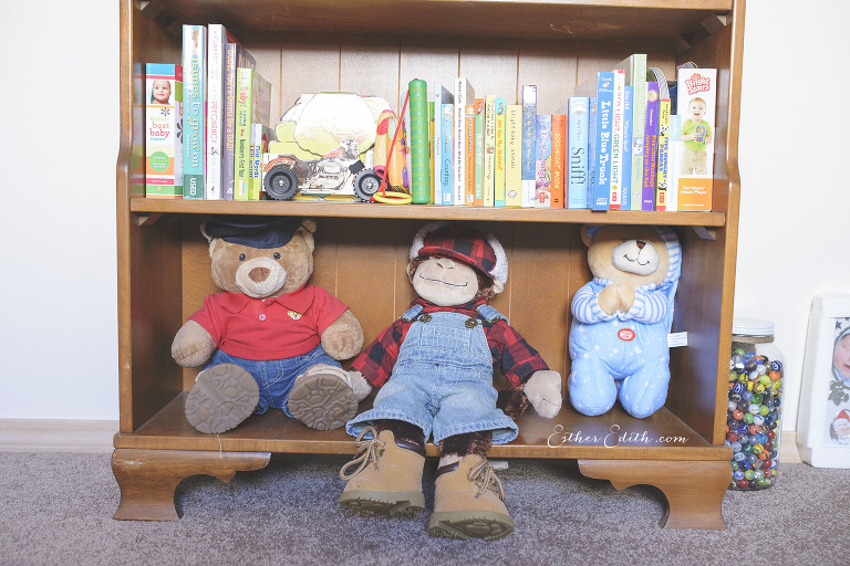 Spokane Newborn Lifestyle Photos, Newborn photography, spokane newborn photographers, cda newborn photography, coeur dalene newborn photographers, natural newborn photos, indoor newborn photos, in home newborn photography, candid newborn photos