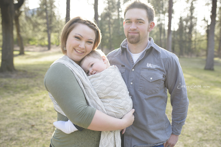 family photography spokane, babywearing photography spokane, cda and spokane baby photographer, tekhni woven wrap persephone, Esther Edith Photographer and Doula, Kenzi and Ryan, babywearing photos