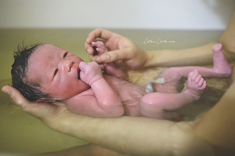 homebirth photographer, Spokane Birth Photography, Spokane doula, washington birth photographers, birth photos, newborn photos, professional birth photography, home birth photos, birth without fear, water birth