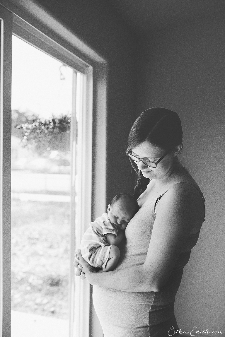 Spokane Newborn Lifestyle Photos, Newborn photography, spokane newborn photographers, cda newborn photography, coeur dalene newborn photographers, natural newborn photos, indoor newborn photos, in home newborn photography, candid newborn photos