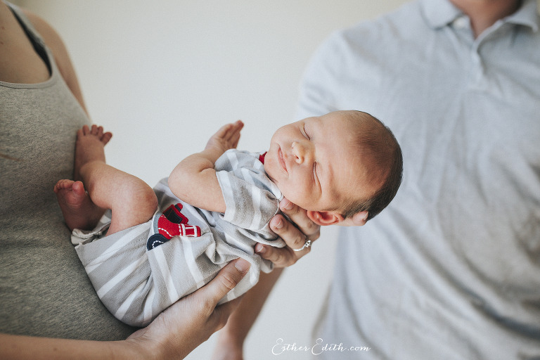 Spokane Newborn Lifestyle Photos, Newborn photography, spokane newborn photographers, cda newborn photography, coeur dalene newborn photographers, natural newborn photos, indoor newborn photos, in home newborn photography, candid newborn photos
