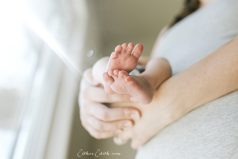 Spokane Newborn Lifestyle Photos, Newborn photography, spokane newborn photographers, cda newborn photography, coeur dalene newborn photographers, natural newborn photos, indoor newborn photos, in home newborn photography, candid newborn photos