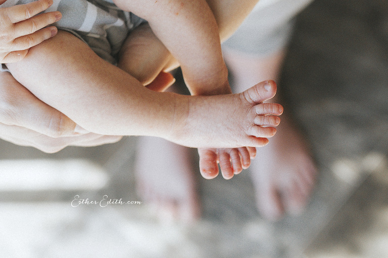 Spokane Newborn Lifestyle Photos, Newborn photography, spokane newborn photographers, cda newborn photography, coeur dalene newborn photographers, natural newborn photos, indoor newborn photos, in home newborn photography, candid newborn photos