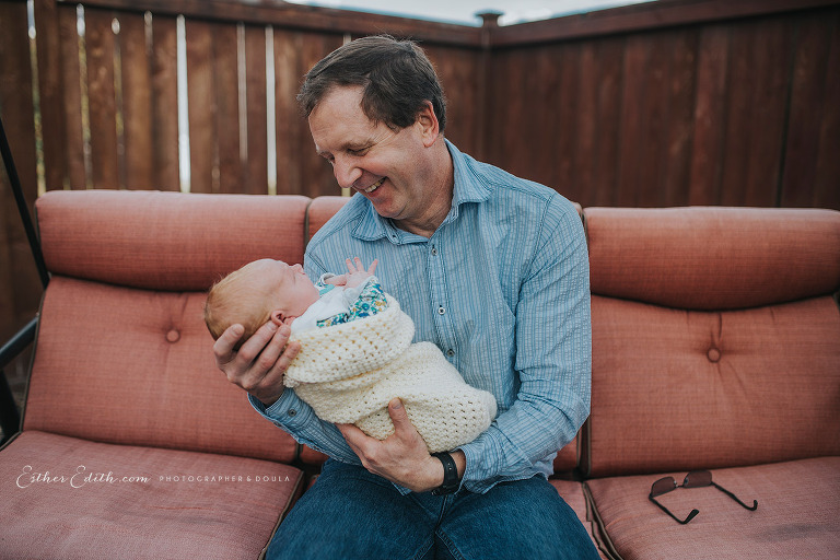 spokane birth photographers, in home birth photography, newborn birth photos spokane