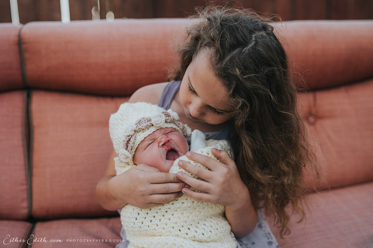 spokane birth photographers, in home birth photography, newborn birth photos spokane