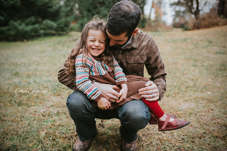 Spokane fatherhood photography, mini sessions spokane, family mini session Spokane, CDA mini session family photography, professional photographer, lifestyle candid natural photos, natural light photography, indoor family photos, father and child spokane