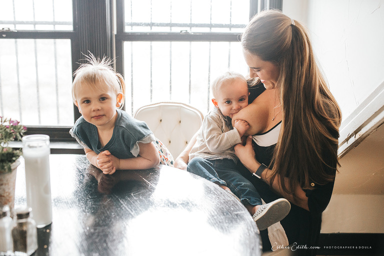 Spokane motherhood photography, mini sessions spokane, family mini session Spokane, CDA mini session family photography, professional photographer, lifestyle candid natural photos, natural light photography, indoor family photos, breastfeedin photography, modest breastfeeding pohots spokane