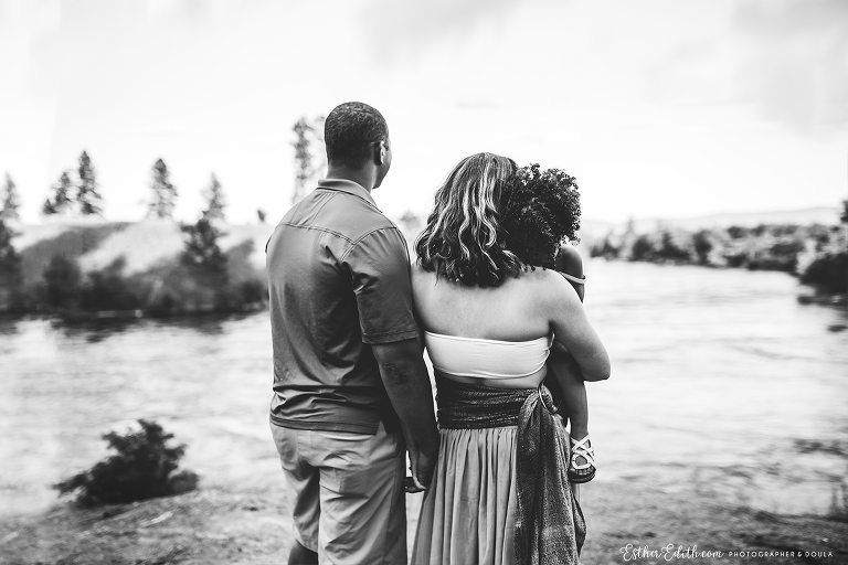 intimate maternity family pictures spokane, emotional maternity pictures, lifestyle maternity photo, family candid natural light maternity pregnancy pictures