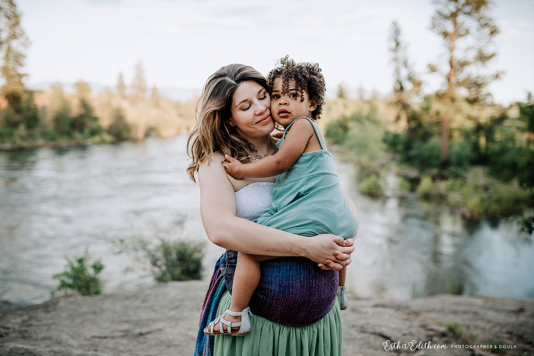 intimate maternity family pictures spokane, emotional maternity pictures, lifestyle maternity photo, family candid natural light maternity pregnancy pictures